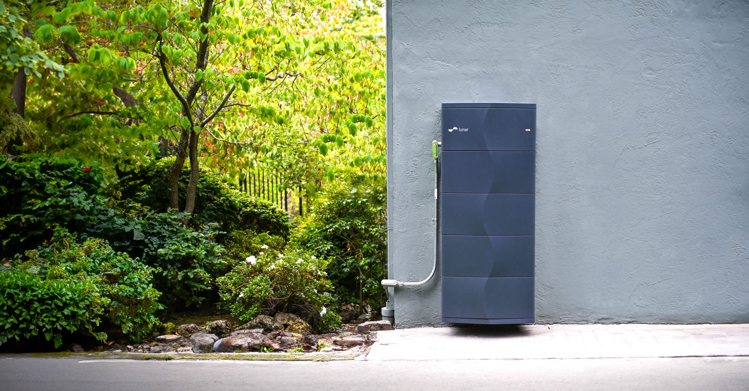 Lunar Energy modular battery blocks and hybrid inverter